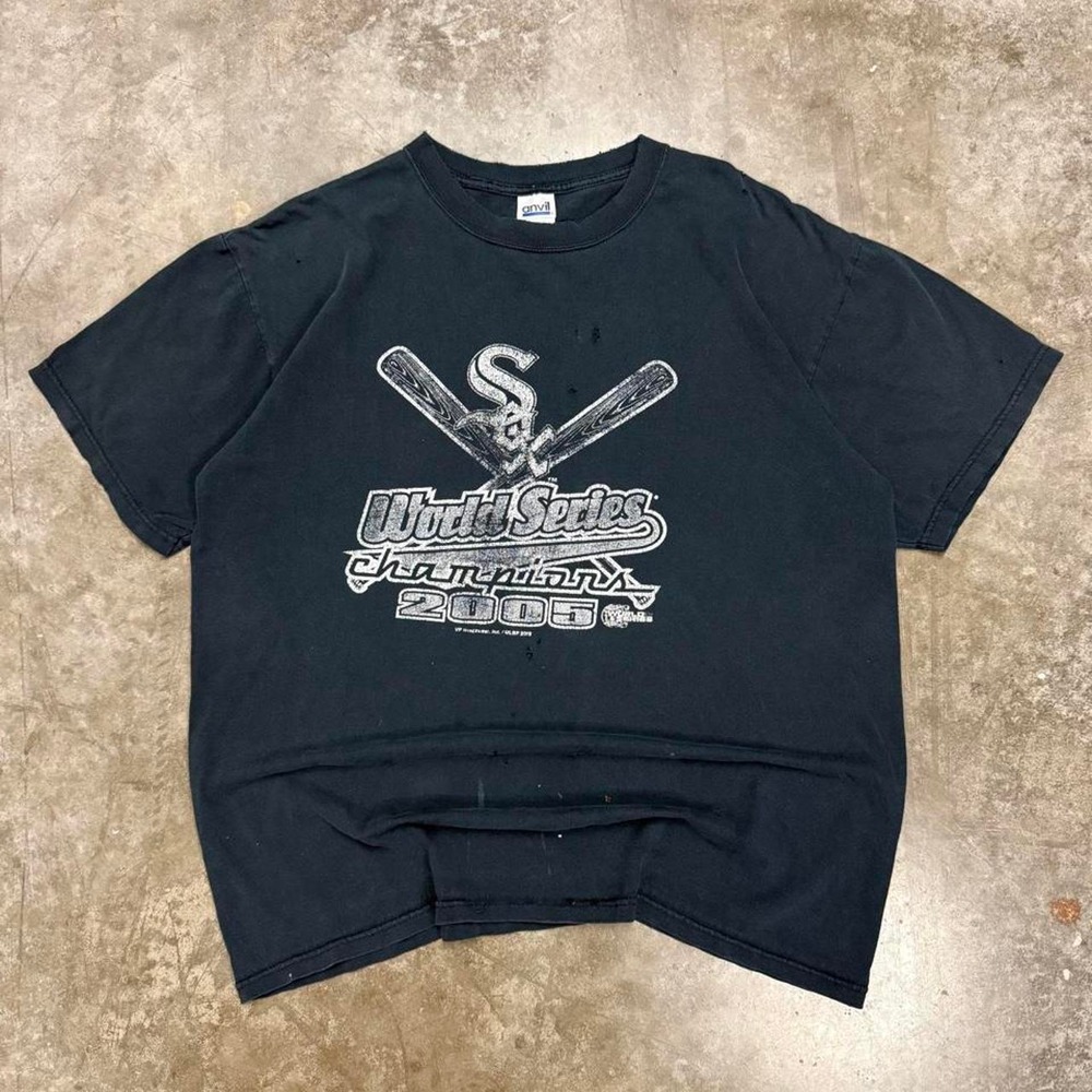 Vintage 2005 White Sox World Series Champions Tee Faded Distressed XL